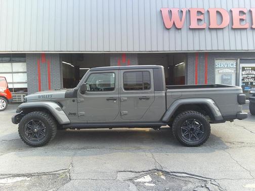 2021 Jeep Gladiator Sport