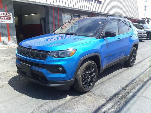 Laser Blue Pearlcoat 2022 Jeep Compass Latitude