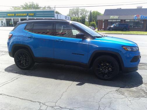 Laser Blue Pearlcoat 2022 Jeep Compass Latitude