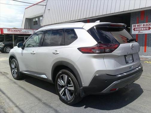 2022 Nissan Rogue SL
