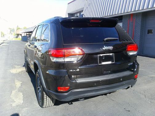 2020 Jeep Grand Cherokee Laredo
