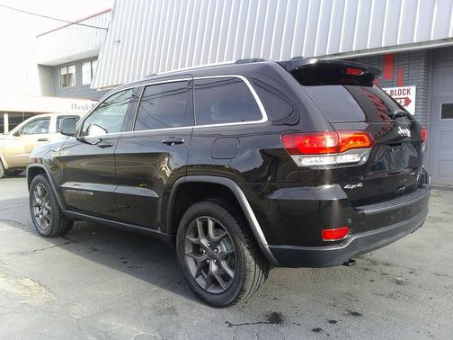 2020 Jeep Grand Cherokee Laredo
