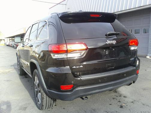2020 Jeep Grand Cherokee Laredo