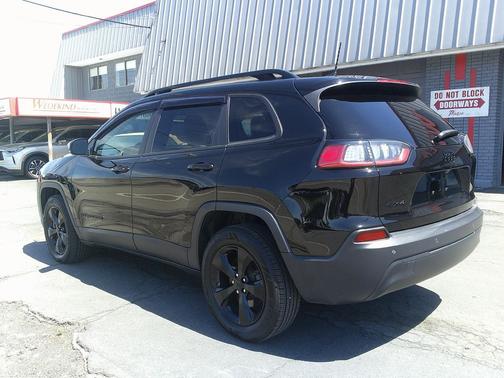 Diamond Black Crystal Pearlcoat 2020 Jeep Cherokee Latitude Plus