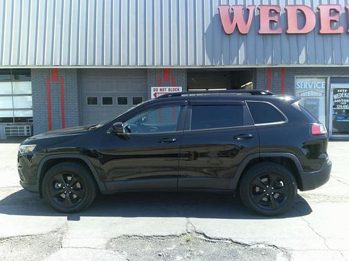 Diamond Black Crystal Pearlcoat 2020 Jeep Cherokee Latitude Plus
