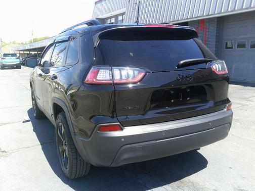 Diamond Black Crystal Pearlcoat 2020 Jeep Cherokee Latitude Plus