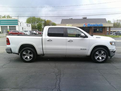 Bright White Clearcoat 2021 RAM 1500 Laramie