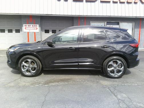 Agate Black 2024 Ford Escape ST-Line
