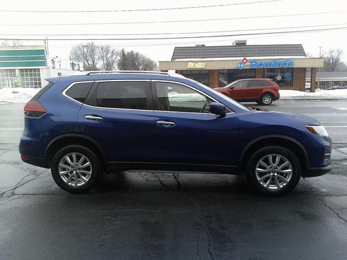 2020 Nissan Rogue SV