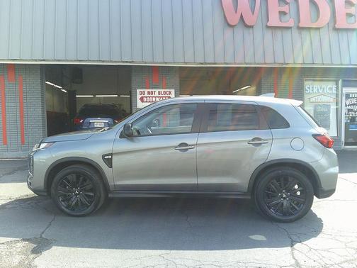 Labrador Black Pearl 2025 Mitsubishi Outlander Sport 2.0