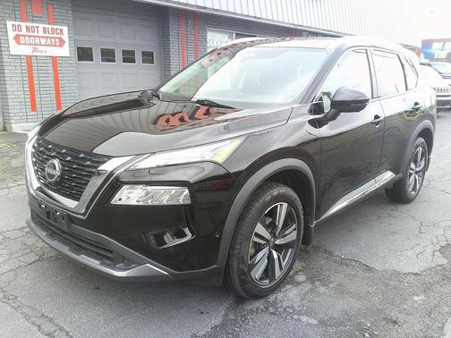 Super Black 2023 Nissan Rogue SL