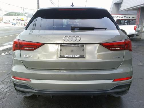 2025 Audi Q3 Premium 45 TFSI S line quattro Tiptronic