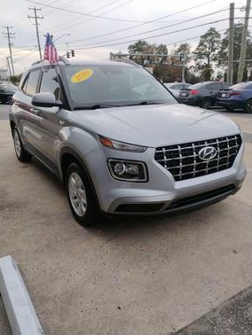 2020 Hyundai VENUE SEL IVT