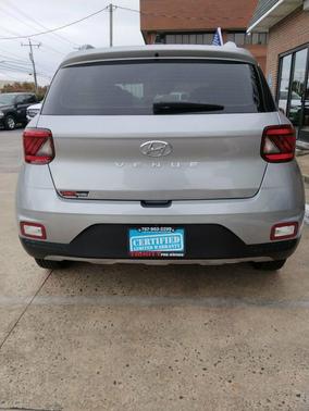2020 Hyundai VENUE SEL IVT