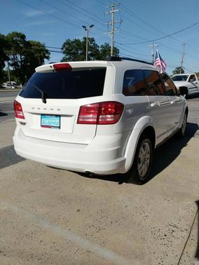 Vice White 2018 Dodge Journey SE
