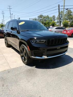 Diamond Black Crystal Pearlcoat 2023 Jeep Grand Cherokee L Altitude