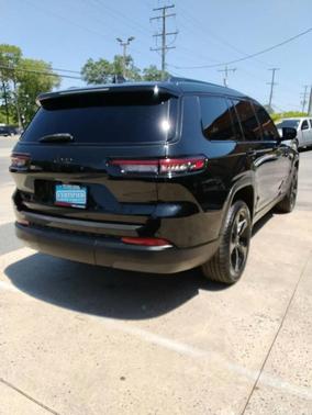 Diamond Black Crystal Pearlcoat 2023 Jeep Grand Cherokee L Altitude