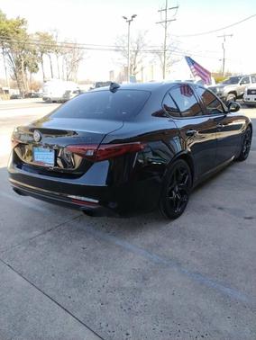 2021 Alfa Romeo Giulia Base