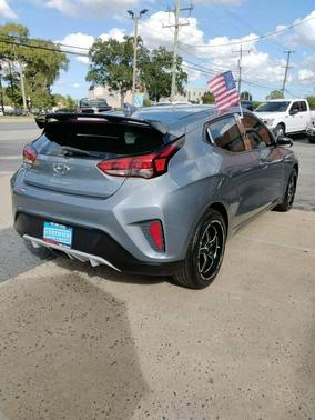 2019 Hyundai Veloster 2