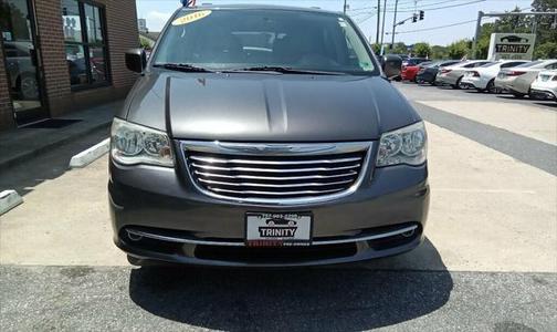 2016 Chrysler Town & Country Touring