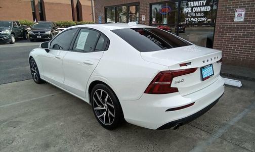 2020 Volvo S60 T5 Momentum