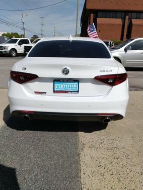 Trofeo White Tri-Coat 2017 Alfa Romeo Giulia Base