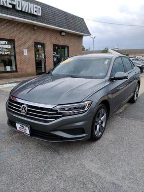 Platinum Gray Metallic 2019 Volkswagen Jetta 1.4T R-Line