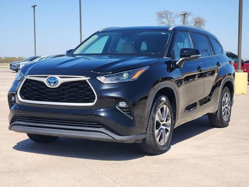 2023 Toyota Highlander Hybrid XLE