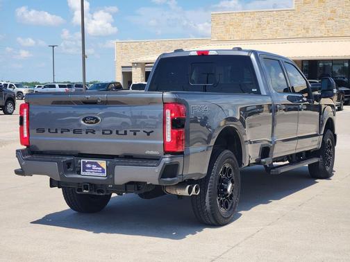 CARBONIZED GRAY 2025 Ford F-350 Lariat