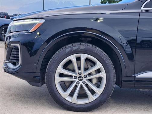 2025 Audi Q7 55 Premium Plus