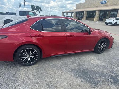 Supersonic Red 2022 Toyota Camry SE