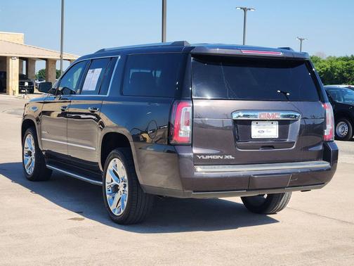 Iridium Metallic 2018 GMC Yukon XL Denali