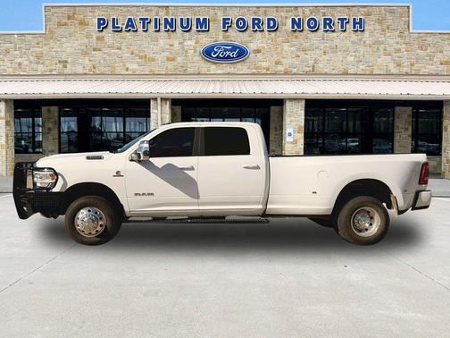 2023 RAM 3500 Laramie Crew Cab 4x4 8' Box