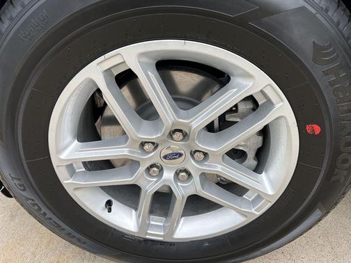 SPACE WHITE METALLIC 2025 Ford Explorer Active