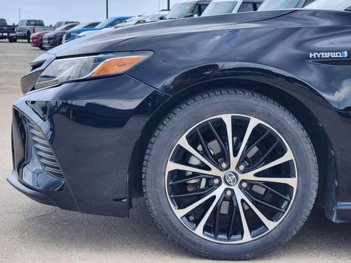 2018 Toyota Camry Hybrid SE