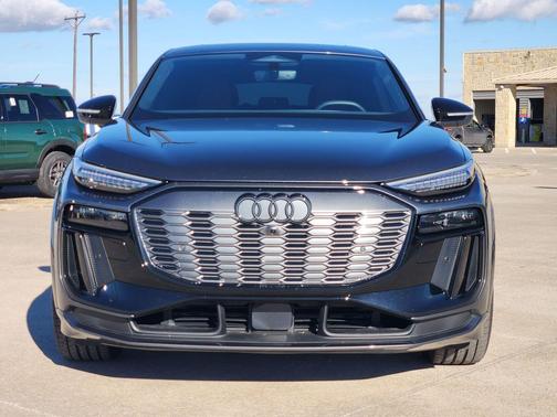 2025 Audi SQ6 e-tron Premium Plus