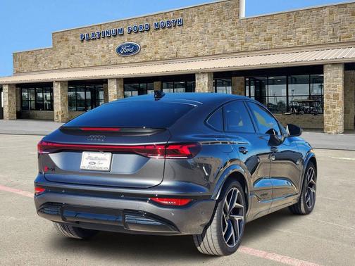 2025 Audi SQ6 e-tron Premium Plus