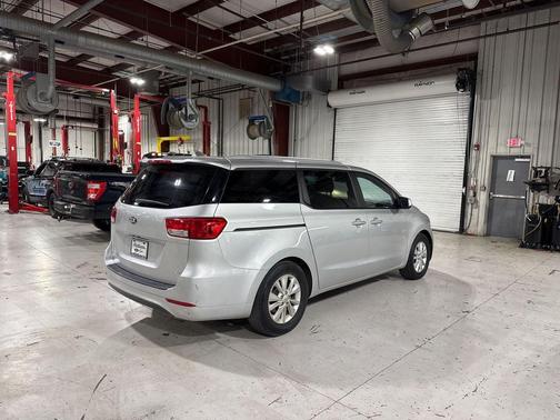 2015 Kia Sedona LX
