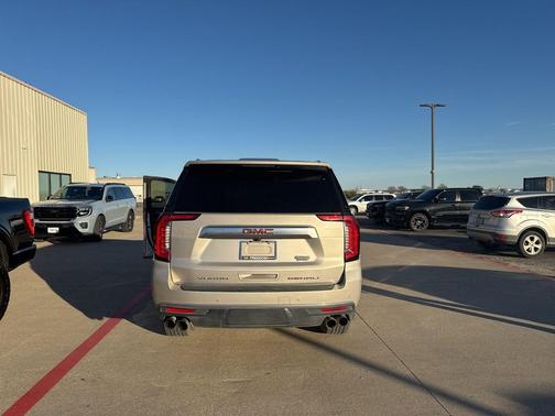2022 GMC Yukon XL Denali