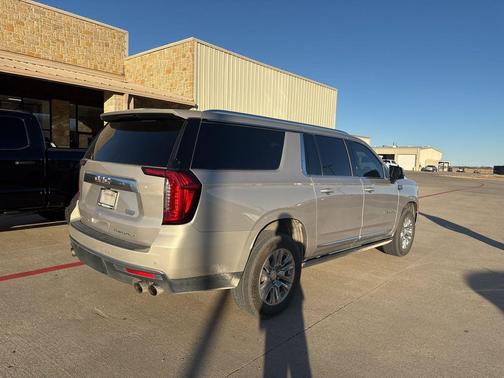 2022 GMC Yukon XL Denali
