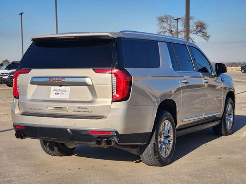 2022 GMC Yukon XL Denali