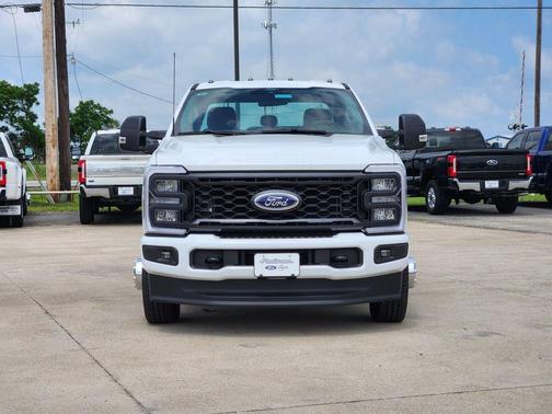 OXFORD WHITE 2026 Ford F-350 XL