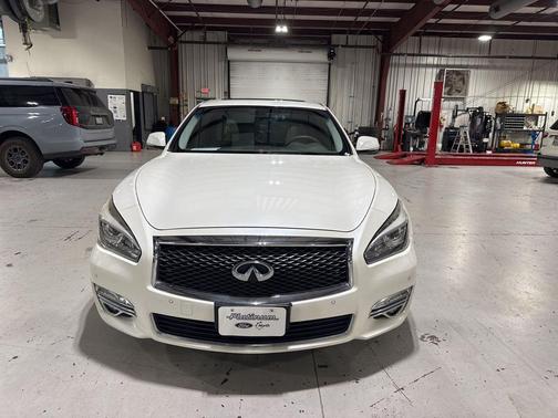 2018 INFINITI Q70L 3.7 LUXE