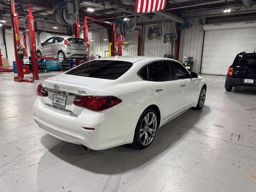 2018 INFINITI Q70L 3.7 LUXE