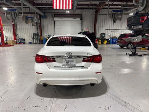 2018 INFINITI Q70L 3.7 LUXE