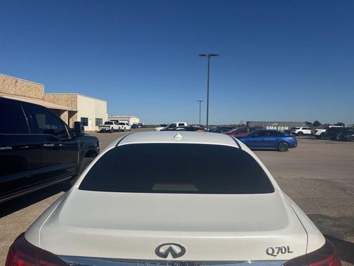 2018 INFINITI Q70L 3.7 LUXE