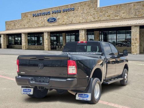 Diamond Black Crystal Pearlcoat 2024 RAM 3500 Tradesman Crew Cab 4x4 8' Box