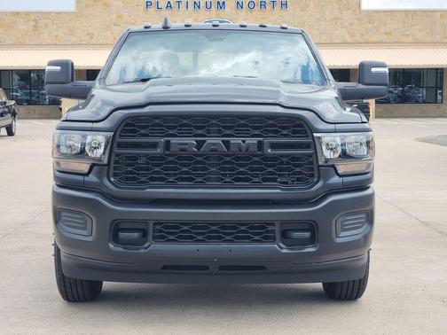 Diamond Black Crystal Pearlcoat 2024 RAM 3500 Tradesman Crew Cab 4x4 8' Box