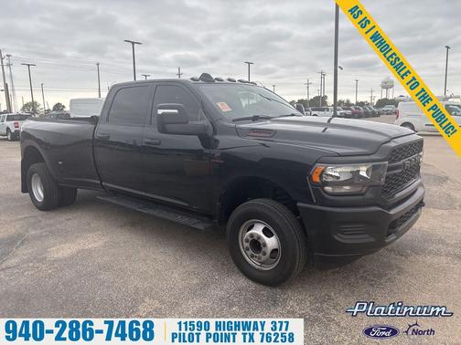 Diamond Black Crystal Pearlcoat 2024 RAM 3500 Tradesman Crew Cab 4x4 8' Box