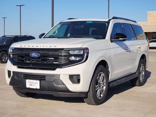 2026 Ford Expedition Active